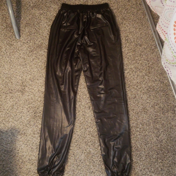 Black joggers - Picture 2 of 5